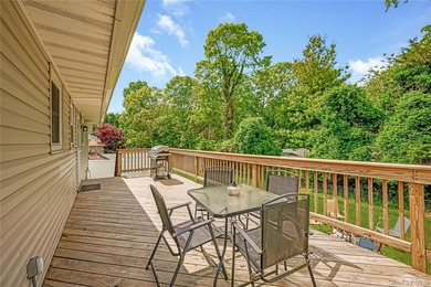 Charming, well maintained 3 bedroom ranch home situated midblock - photo 15