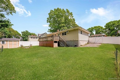 Charming, well maintained 3 bedroom ranch home situated midblock - photo 17