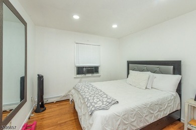 Lakefront Outdoor Entertainers Paradise! 4 Bedrooms + office, 3 - photo 18