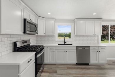 Discover the perfect blend of country living, recreation, and - photo 18