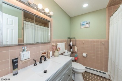Lakefront Outdoor Entertainers Paradise! 4 Bedrooms + office, 3 - photo 19