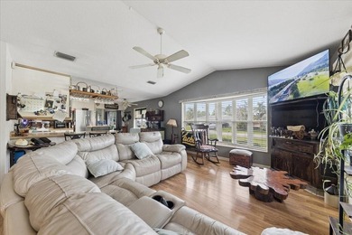 Welcome to this 3-bedroom, 2.5-bathroom pool house located in - photo 21