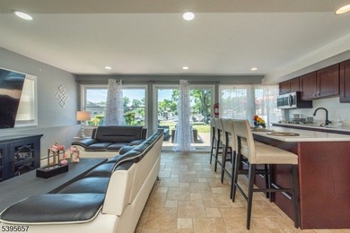 Lakefront Outdoor Entertainers Paradise! 4 Bedrooms + office, 3 - photo 23