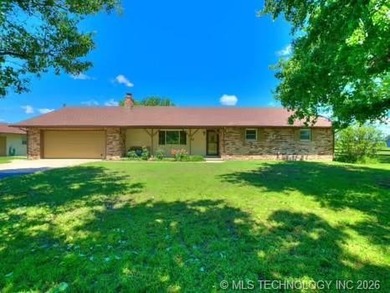 1 Mile from Belle Starr Marina! This 3-bedroom, 2-bath home - photo 3