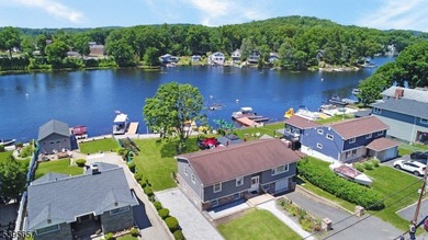 Lakefront Outdoor Entertainers Paradise! 4 Bedrooms + office, 3 - photo 29