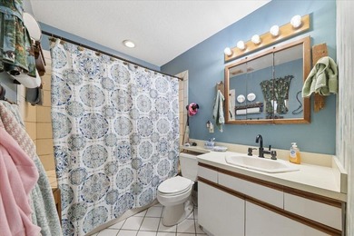 Welcome to this 3-bedroom, 2.5-bathroom pool house located in - photo 35