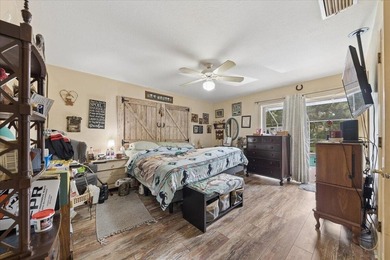 Welcome to this 3-bedroom, 2.5-bathroom pool house located in - photo 39