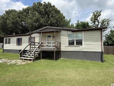 Step into comfort and convenience with this spacious 2-bedroom - photo 1