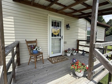 Step into comfort and convenience with this spacious 2-bedroom - photo 2
