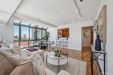Stunning city-view residence at Daniel Burnham Court offering - photo 10