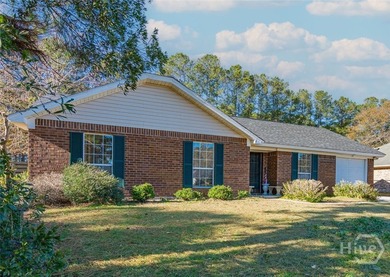 Beautifully, well maintained, and spacious 3 bed 2 bath home - photo 3