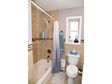 Pelham Parkway Area Two family Brick semi detached, Top floor - photo 14