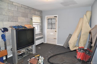 Pelham Parkway Area Two family Brick semi detached, Top floor - photo 23