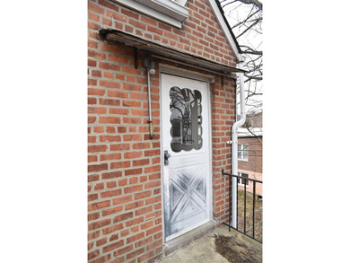 Pelham Parkway Area Two family Brick semi detached, Top floor - photo 27