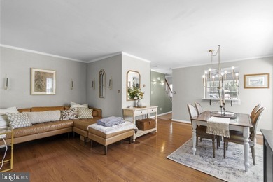 End-unit lakefront townhome in sought-after Gunners Lake Village - photo 8