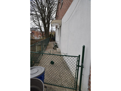 Pelham Parkway Area Two family Brick semi detached, Top floor - photo 31