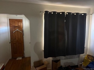 Pelham Parkway Area Two family Brick semi detached, Top floor - photo 47