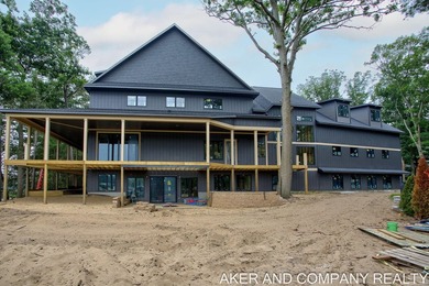 Pigeon Lake Mansion with Wrap Around Decks. 7 beds and 5 full 2 - photo 7