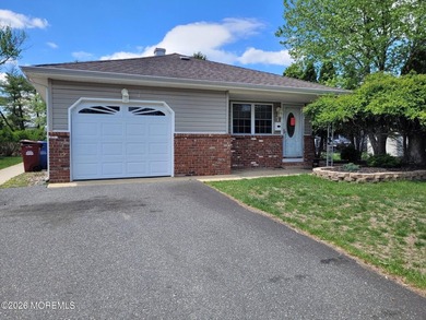 IMMEDIATE OCCUPANCY - Charming Yellowstone Model on Quiet Street - photo 1