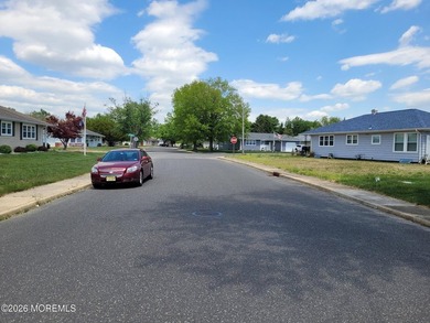 IMMEDIATE OCCUPANCY - Charming Yellowstone Model on Quiet Street - photo 7