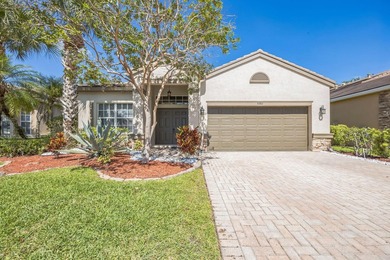 Welcome to this well-proportioned single-family residence - photo 1
