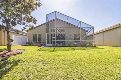Welcome to this well-proportioned single-family residence - photo 2