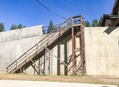 This listing includes a 4-story lodge and a 3-story garage with - photo 29
