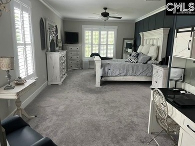 Stunning custom home with timeless charm! Welcome to this - photo 5