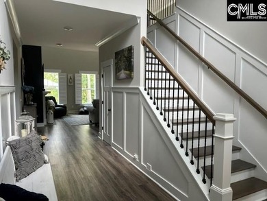Stunning custom home with timeless charm! Welcome to this - photo 6