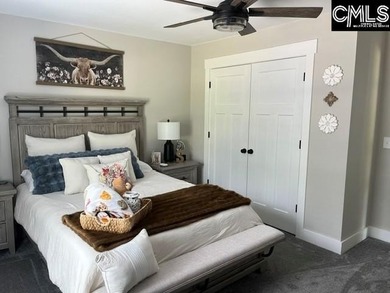 Stunning custom home with timeless charm! Welcome to this - photo 9