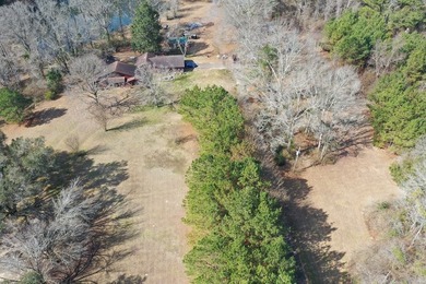 Private location. Nice home that needs some love. Over 47 acres - photo 4