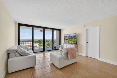 Welcome to 336 Golfview Road, Unit 905, a highly desirable - photo 16