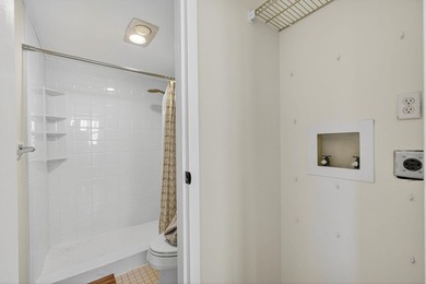 Welcome to 336 Golfview Road, Unit 905, a highly desirable - photo 24