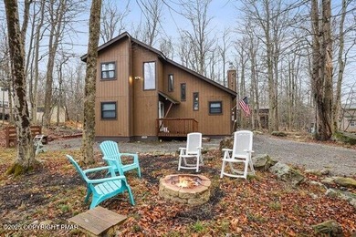 Dresser Lake Home For Sale in Tobyhanna Pennsylvania