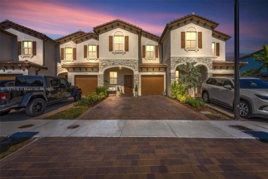 Lake Townhome/Townhouse For Sale in Miami, Florida