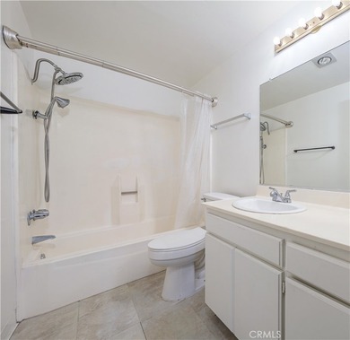 Welcome to this delightful 2-bedroom, 2-bathroom home, gated and - photo 25