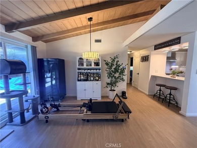 Beautifully updated single story home in a prime location - photo 5