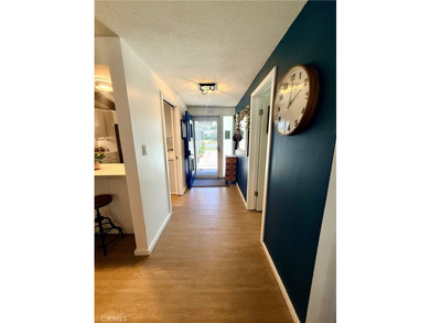 Beautifully updated single story home in a prime location - photo 7