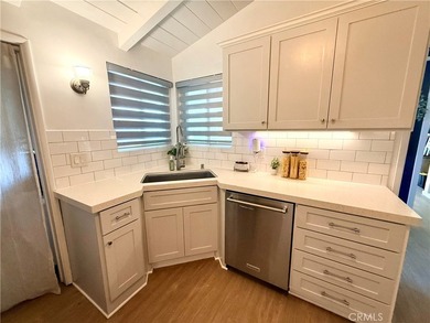 Beautifully updated single story home in a prime location - photo 10