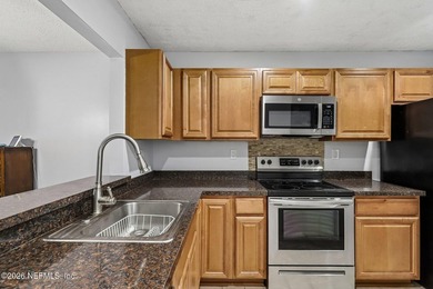 PRICED TO SELL - Welcome to this beautifully updated 2-bedroom - photo 11