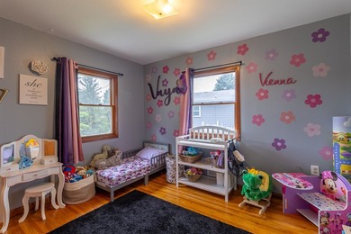 Move-in ready with numerous recent updates, this well-maintained - photo 13