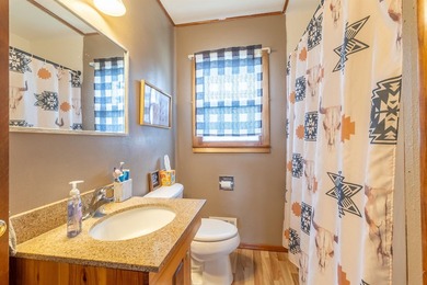 Move-in ready with numerous recent updates, this well-maintained - photo 15