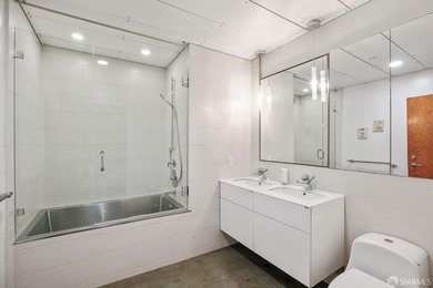 Rarely available 2 bedroom 2 bathroom VIEW unit at Mint Plaza