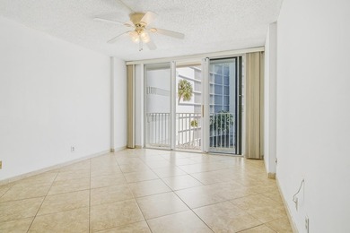 Welcome to this beautifully updated oceanfront community of - photo 21