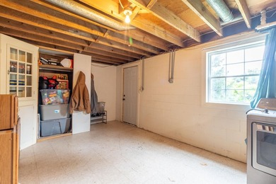 Move-in ready with numerous recent updates, this well-maintained - photo 22