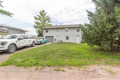 Move-in ready with numerous recent updates, this well-maintained - photo 24