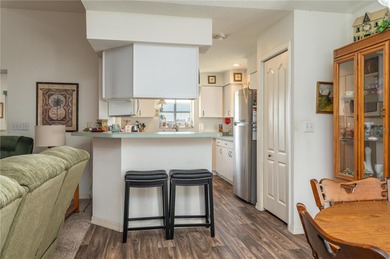 Welcome to Lake Henry Estates, a beautiful gated retirement - photo 8