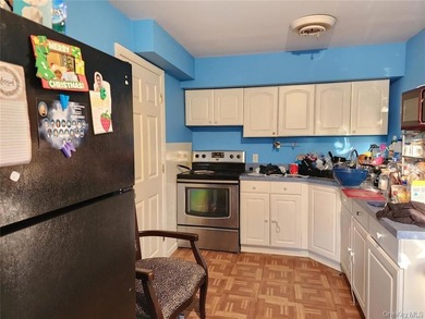 Calling all Investors! 2 Family Home with great rental income - photo 8