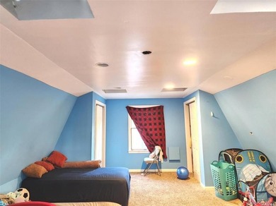 Calling all Investors! 2 Family Home with great rental income - photo 10