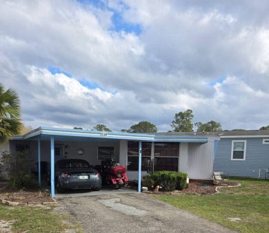 Lake Home For Sale in Leesburg, Florida